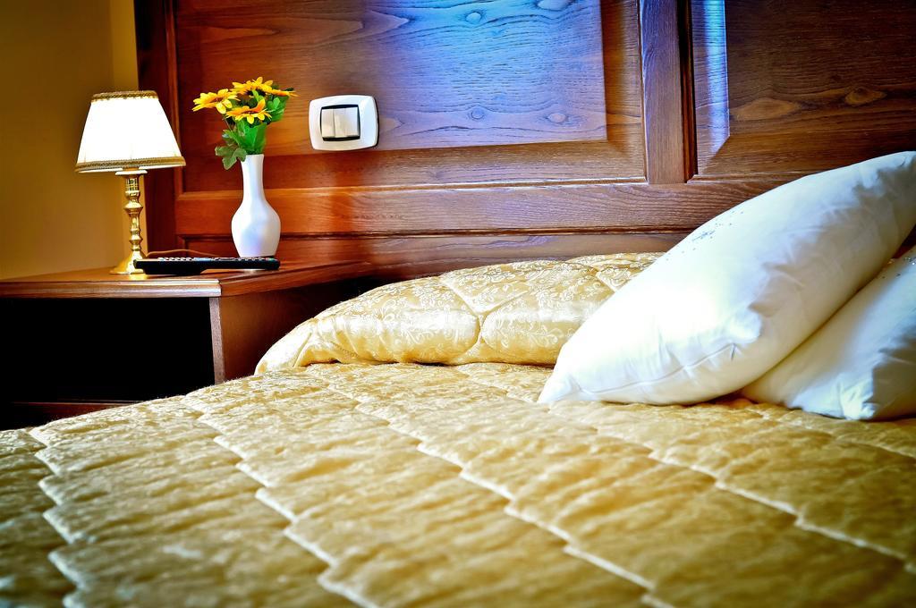 Relais Cavour 2* Rom